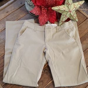 1 pair of Aeropostale Classic Twill 000 Reg